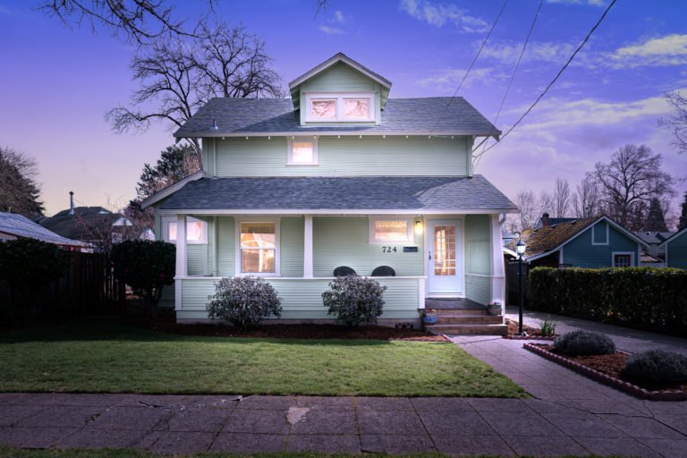 724 NW CEDAR ST McMinnville, OR 97128