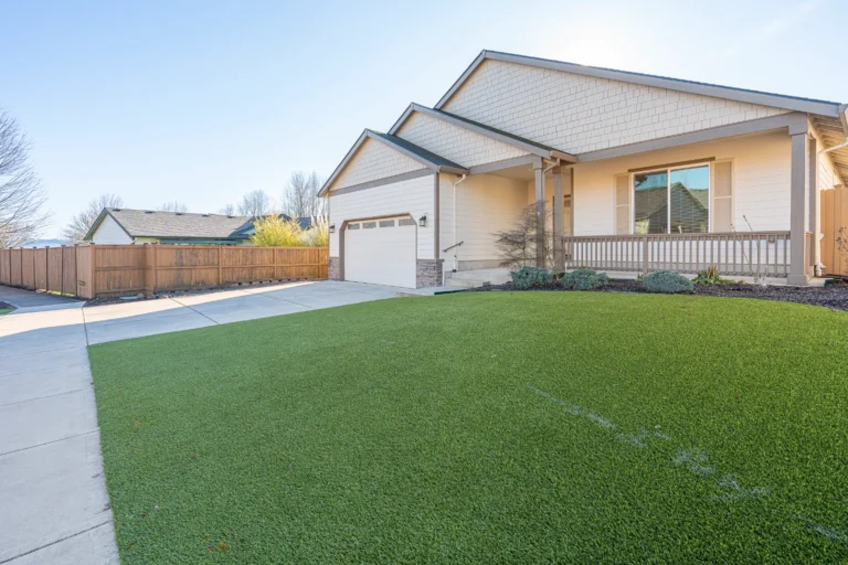 117 NW Canyon Creek
